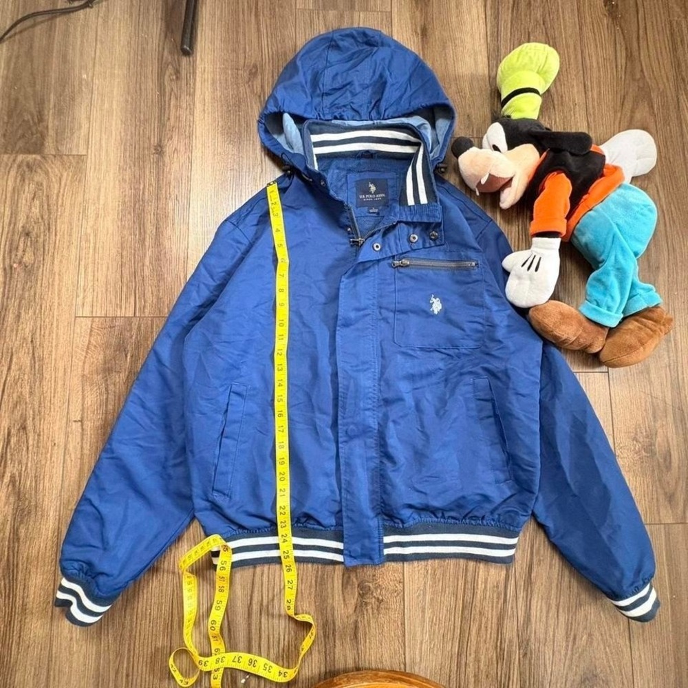 U.S. Polo Assn. blue windbreaker jacket with hood and zipper pockets Size L 0115